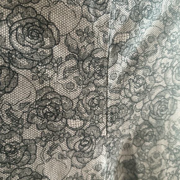 TORRID Leggings Fuax Lace Skull Dusty Purple - Picture 3 of 5